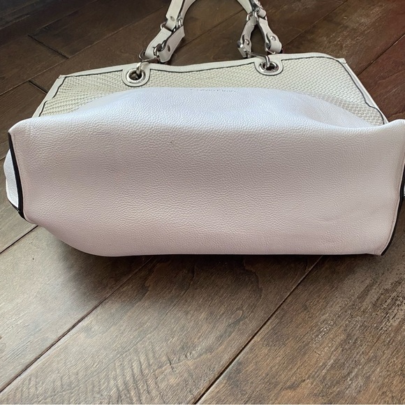 Calvin Klein white weave maxi tote bag with matching wristlet - Picture 14 of 16